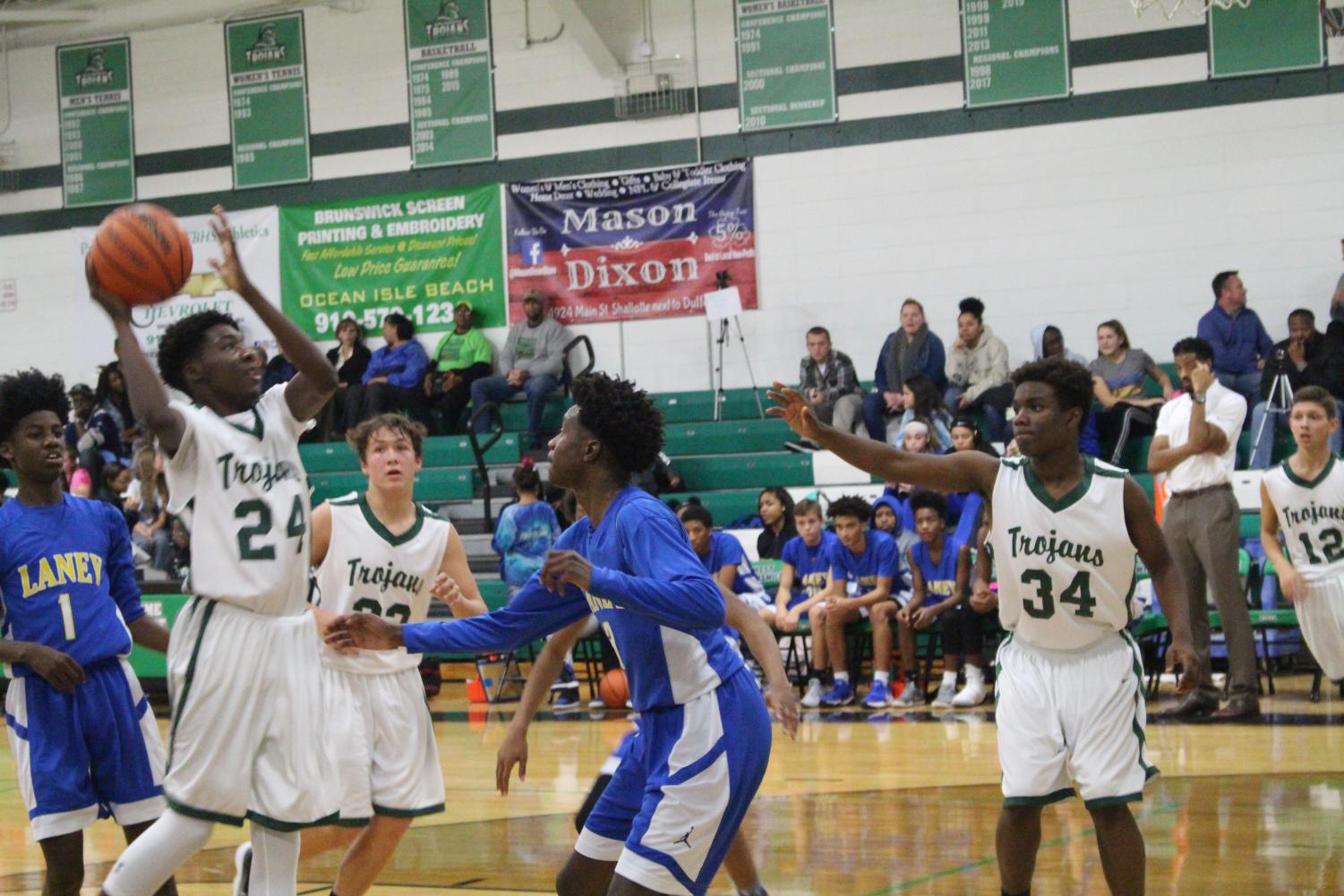 Men's JV Basketball Falls to Laney