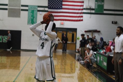 Men’s JV Basketball Falls to Laney
