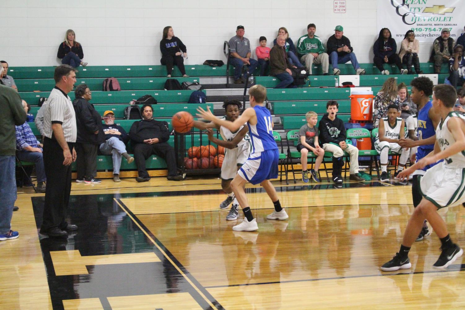 Men's JV Basketball Falls to Laney