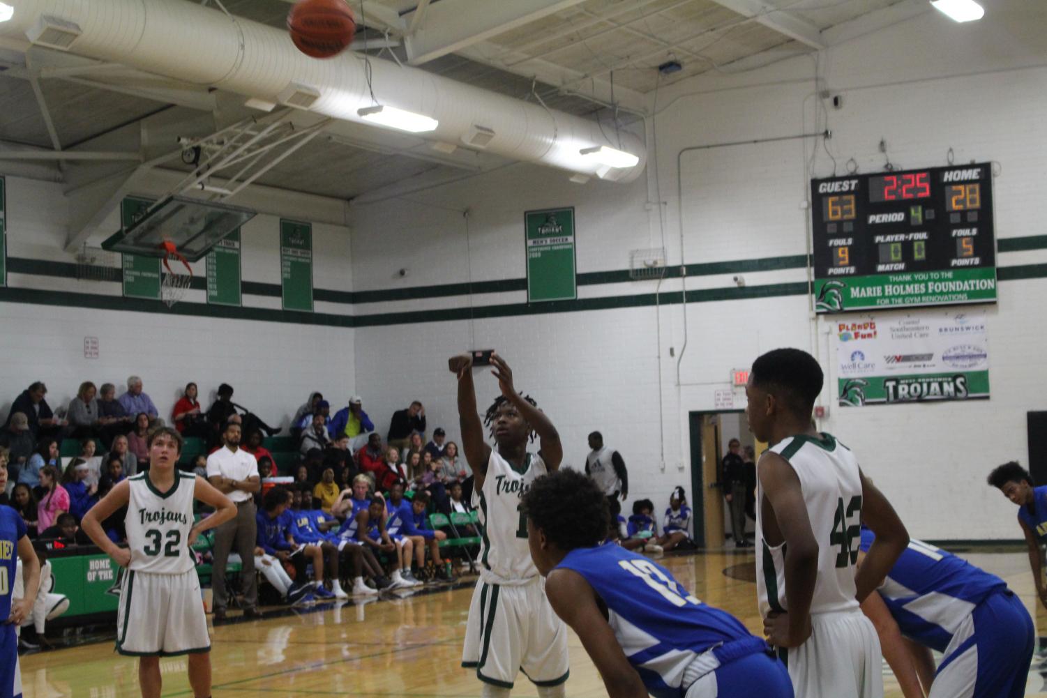 Men's JV Basketball Falls to Laney