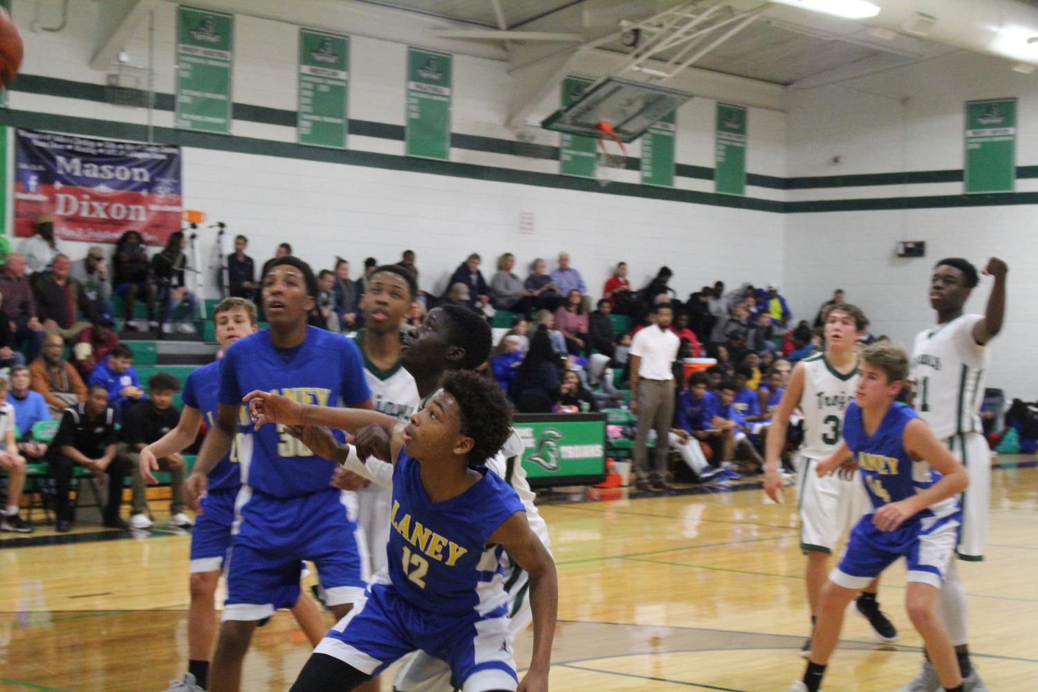 Men's JV Basketball Falls to Laney