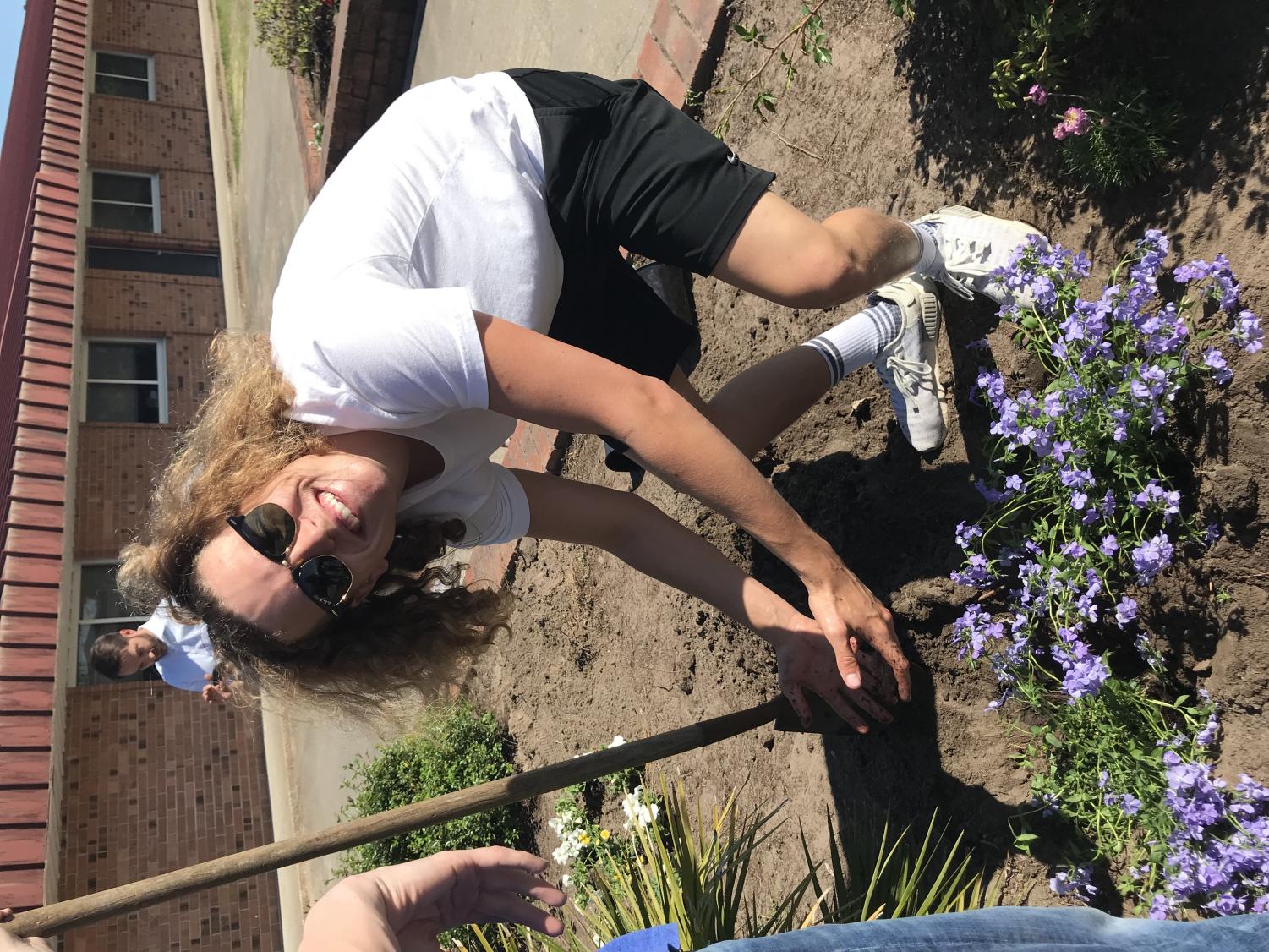 Clubs Beautify Courtyard Flower Beds