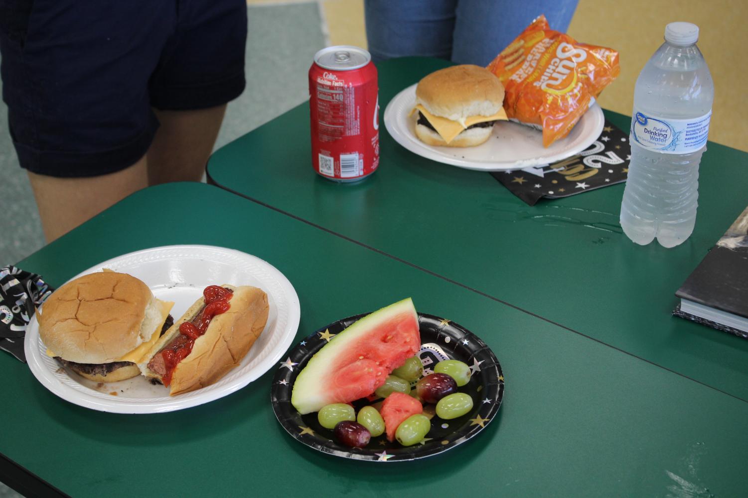 Senior Picnic and Yearbook Signing