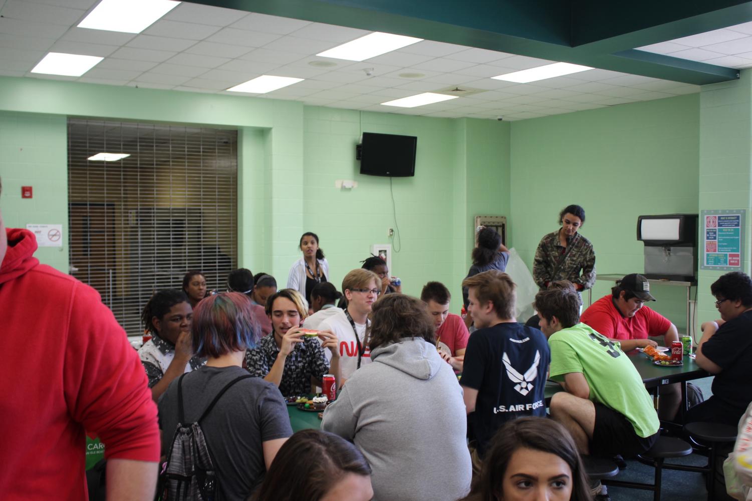 Senior Picnic and Yearbook Signing