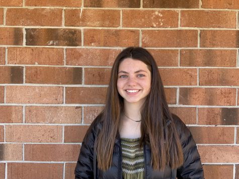 Photo of Lauren Nelson