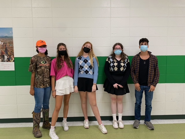 Spirit Week: Country Vs. Country Club