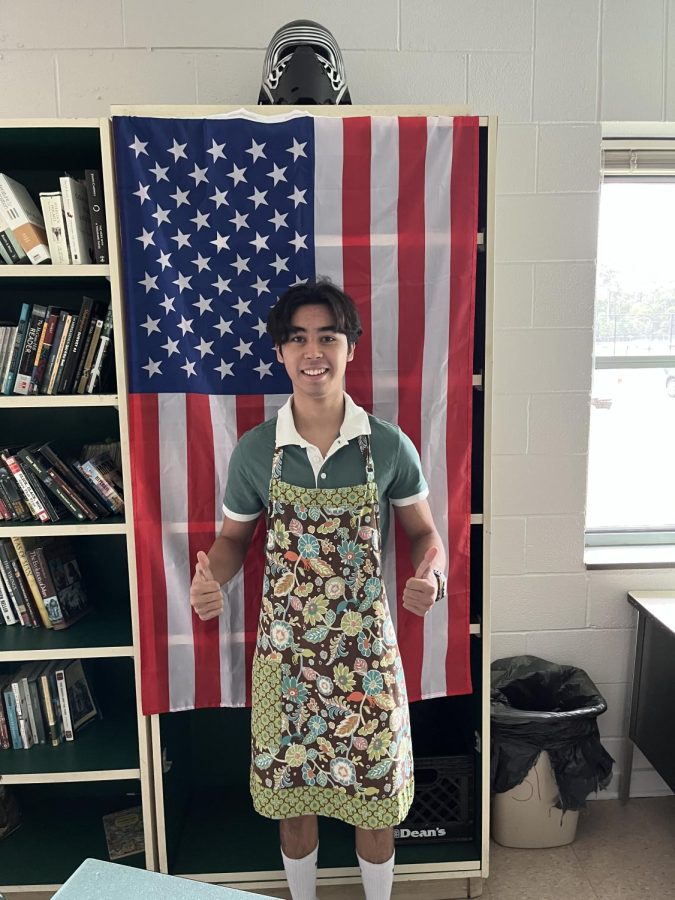 Senior Keandre Torrijos dressed as a grill dad. 