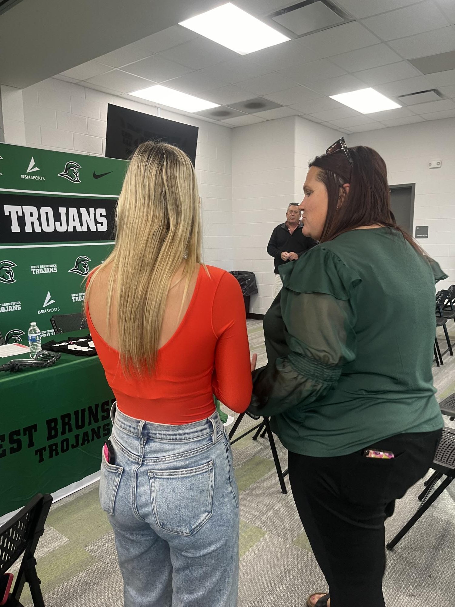 Kaitlin Goulds official signing day!