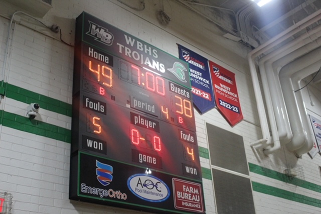 showing the fourth quarter scores of the game.