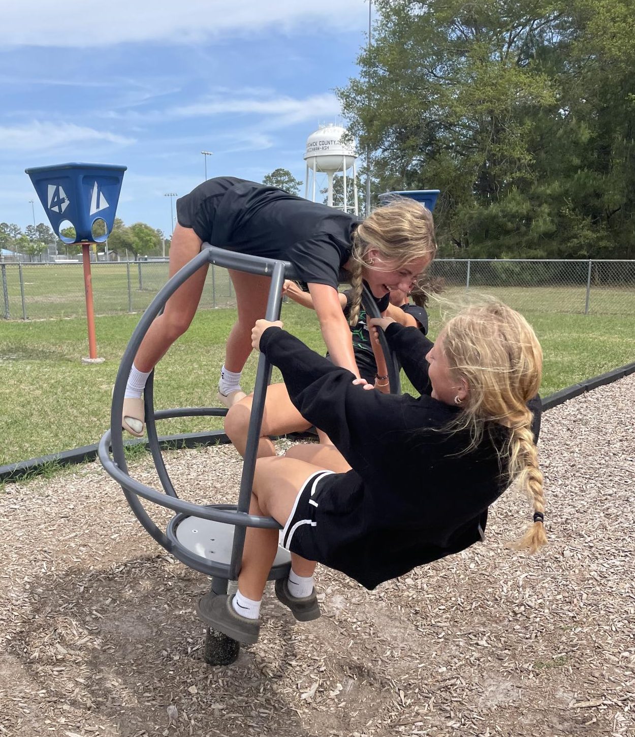 4/7 V Women's Soccer Team heads to Waccamaw Elementary