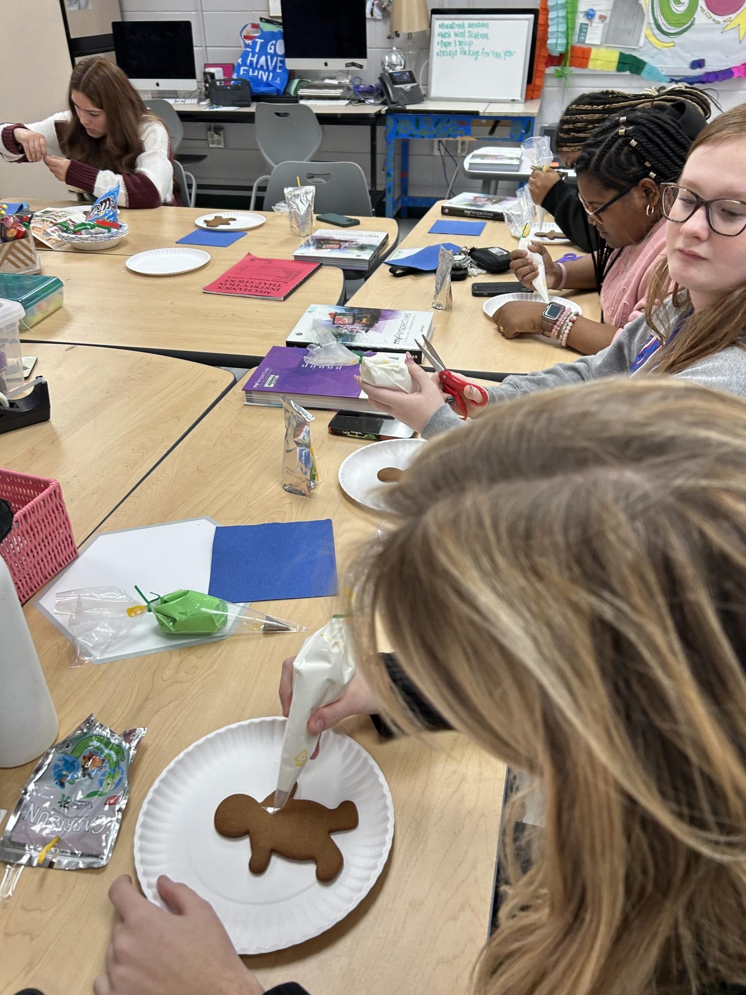 Juniorettes Christmas Cookie Decorating