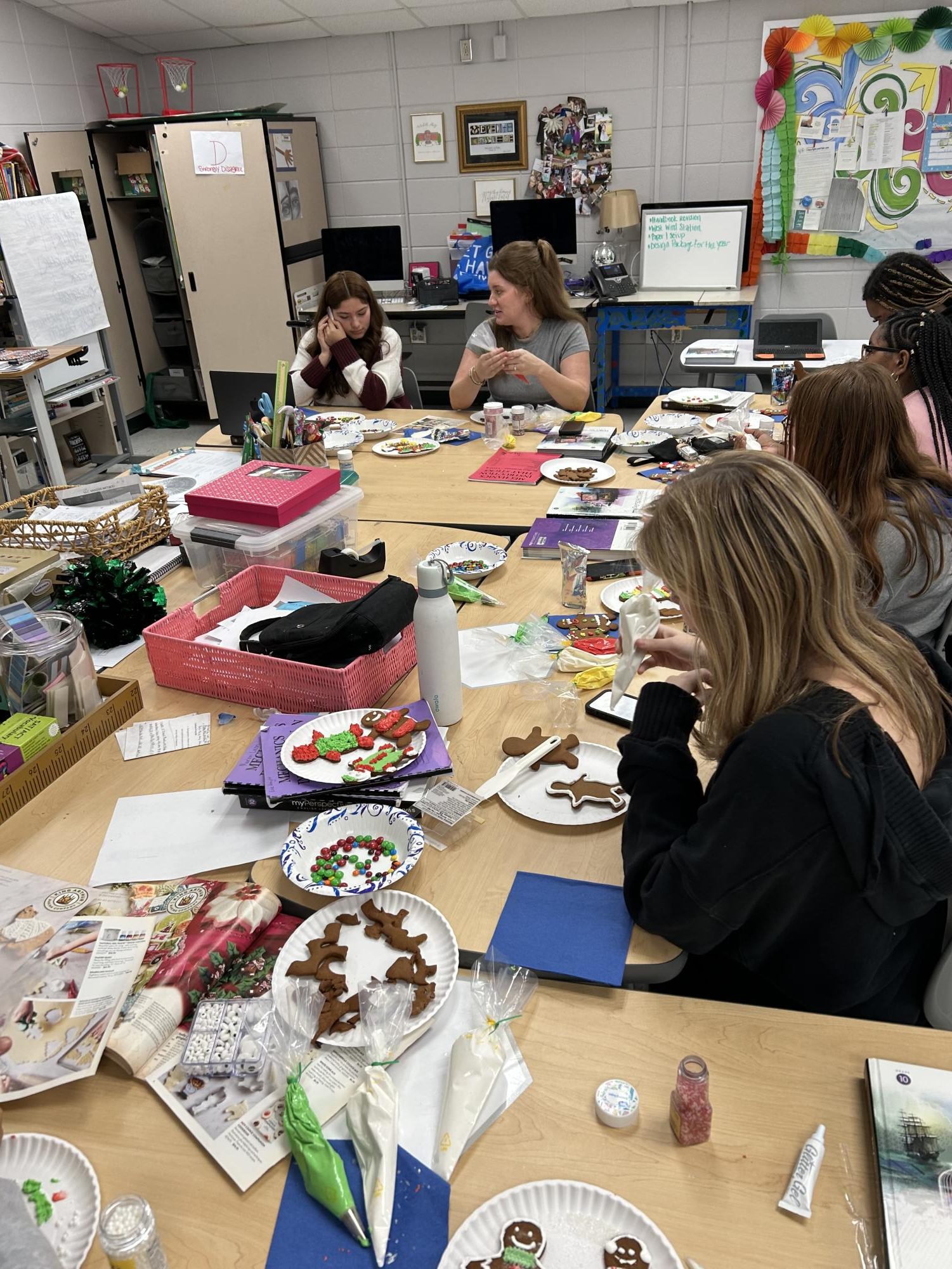 Juniorettes Christmas Cookie Decorating
