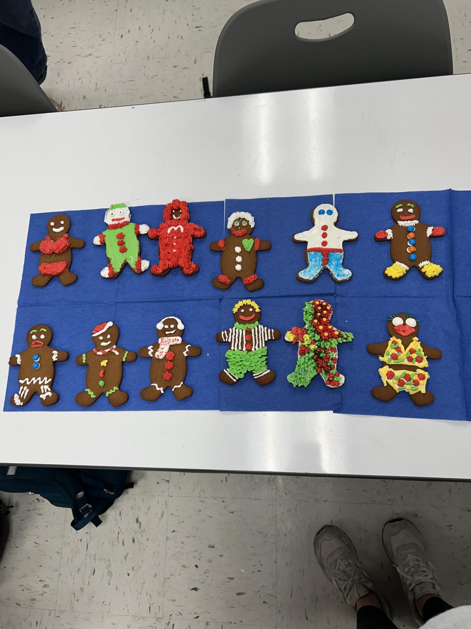 Juniorettes Christmas Cookie Decorating