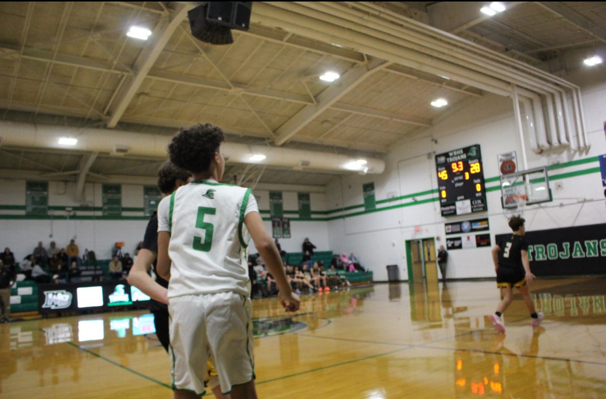 Freshman Tayven Turnage setting up on defense.